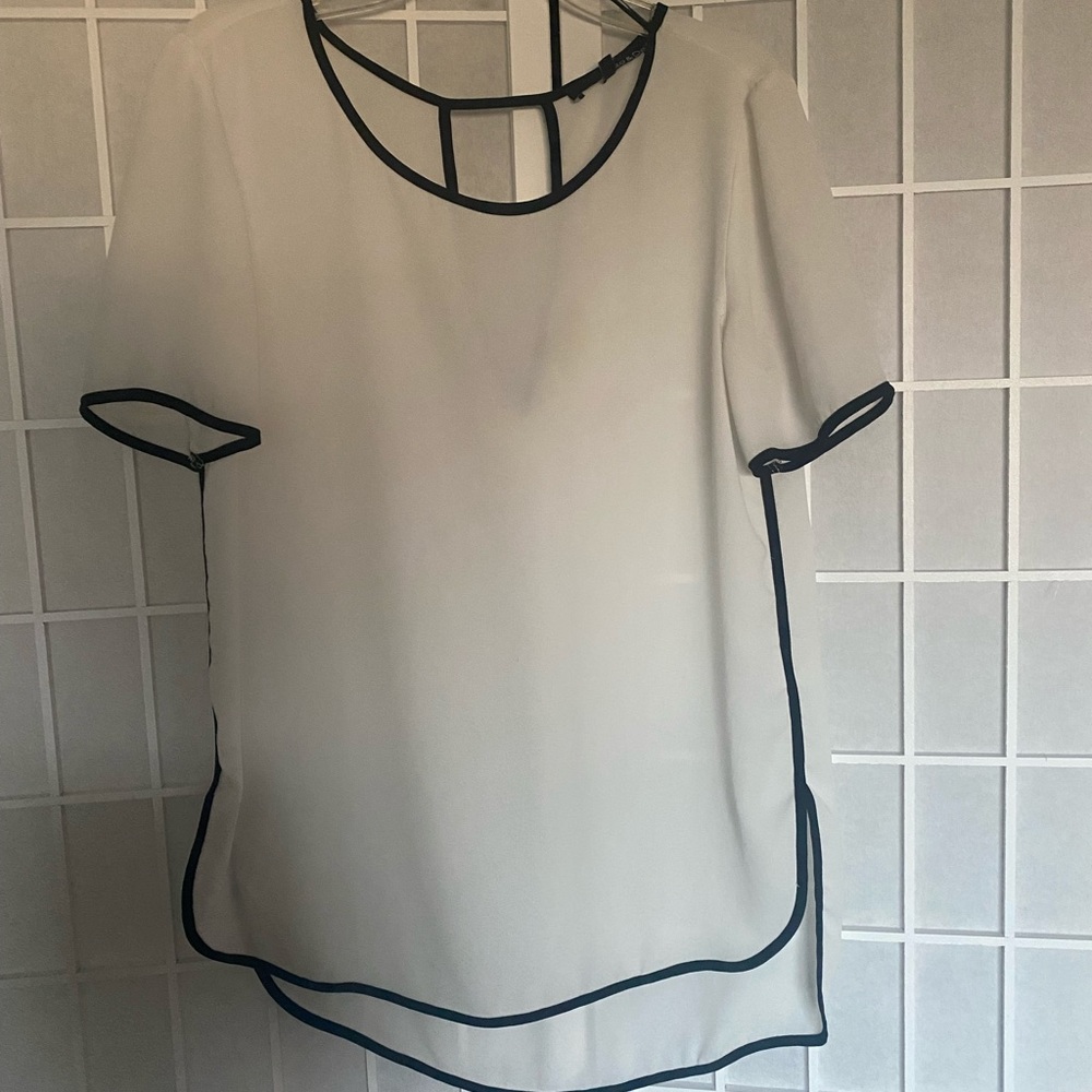 white blouse- ro & de